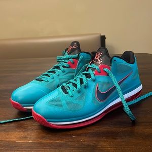LeBron 9 Low Liverpool
